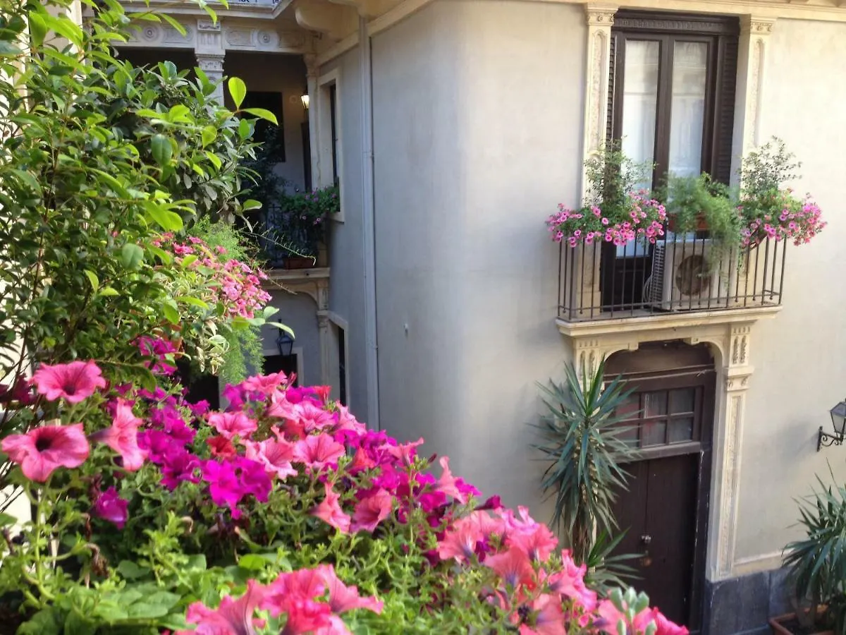 Bed and Breakfast House Vintage Aeroporto di Catania Fontana Rossa Bed & Breakfast