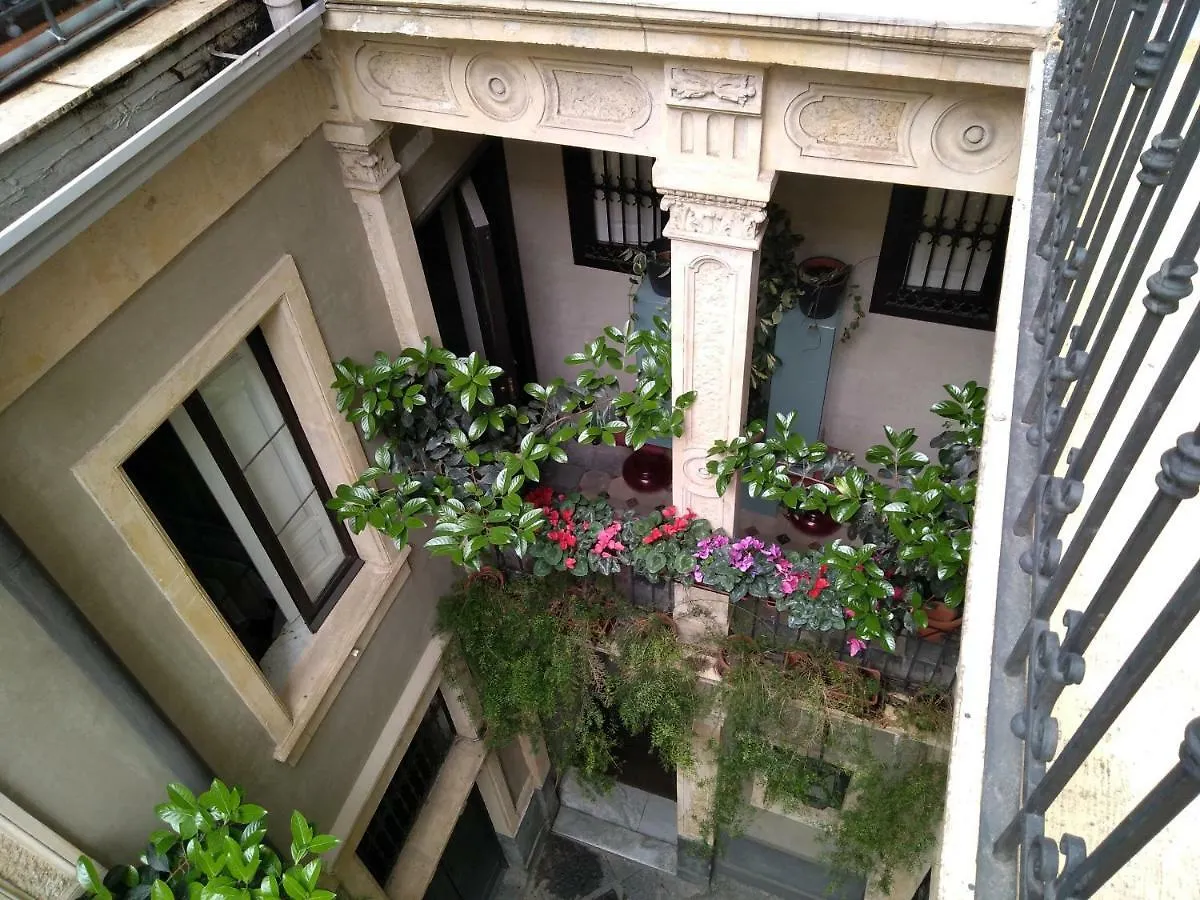 Bed and Breakfast House Vintage Aeroporto di Catania Fontana Rossa